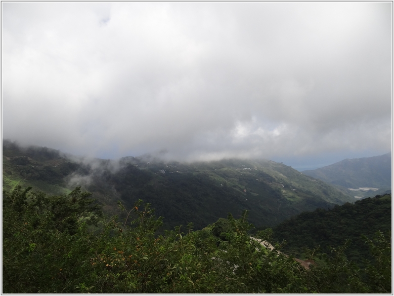 2012-08-14 12-48-03環山雅築遠眺.JPG